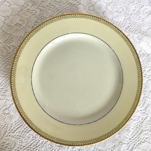 HEINRICH H&C SELB Bavaria Dinner Plate, White Half Circles On Yellow